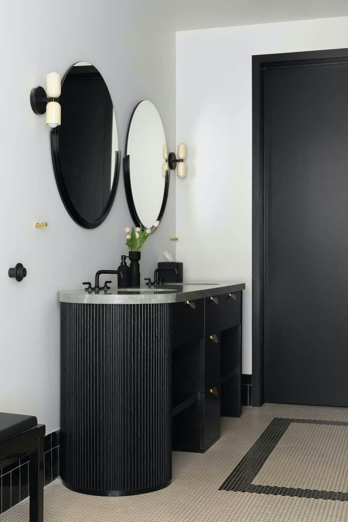 A bathroom painted with SUPERMOON and AFTER HOURS Backdrop paint, by @cinquiemegaucheinteriors