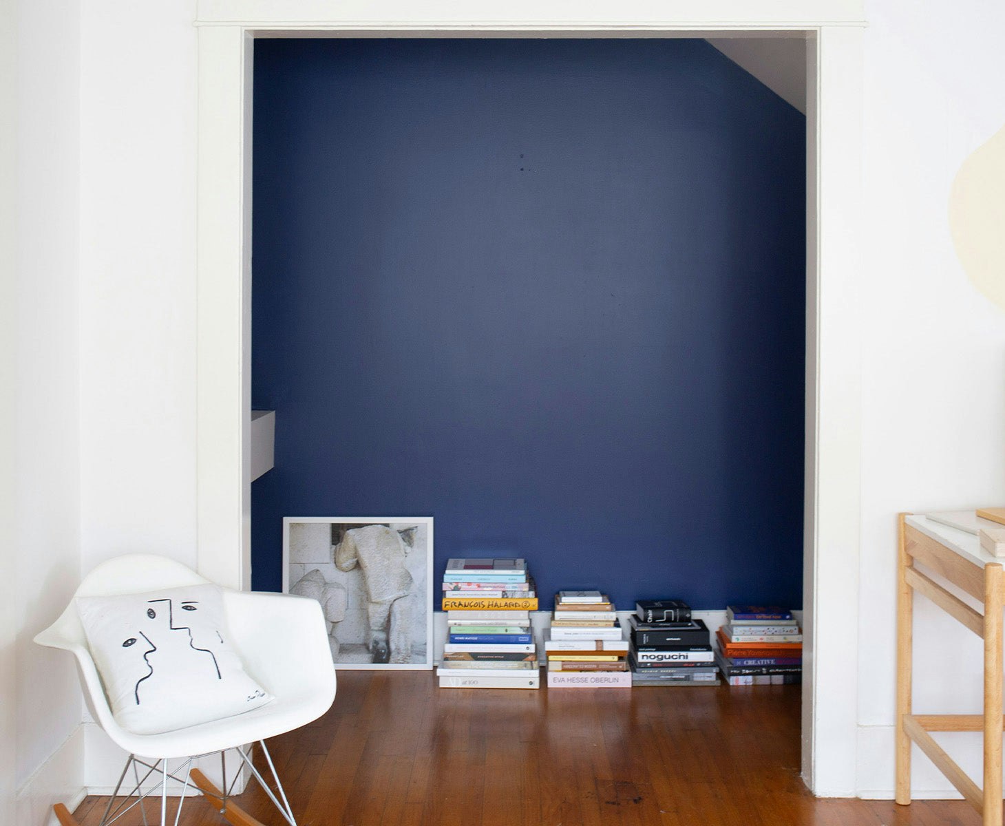 Interior Paint Blue Semi-Gloss Paint