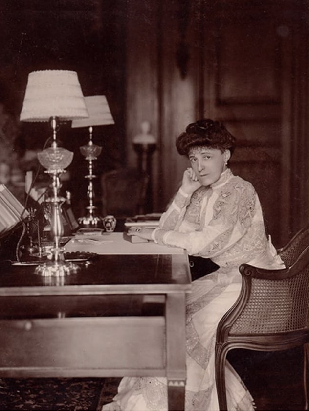 Schumacher becomes the go-to source for defining tastemakers, such as Pulitzer Prize-winning novelist Edith Wharton, who favored Schumacher's French classical designs.